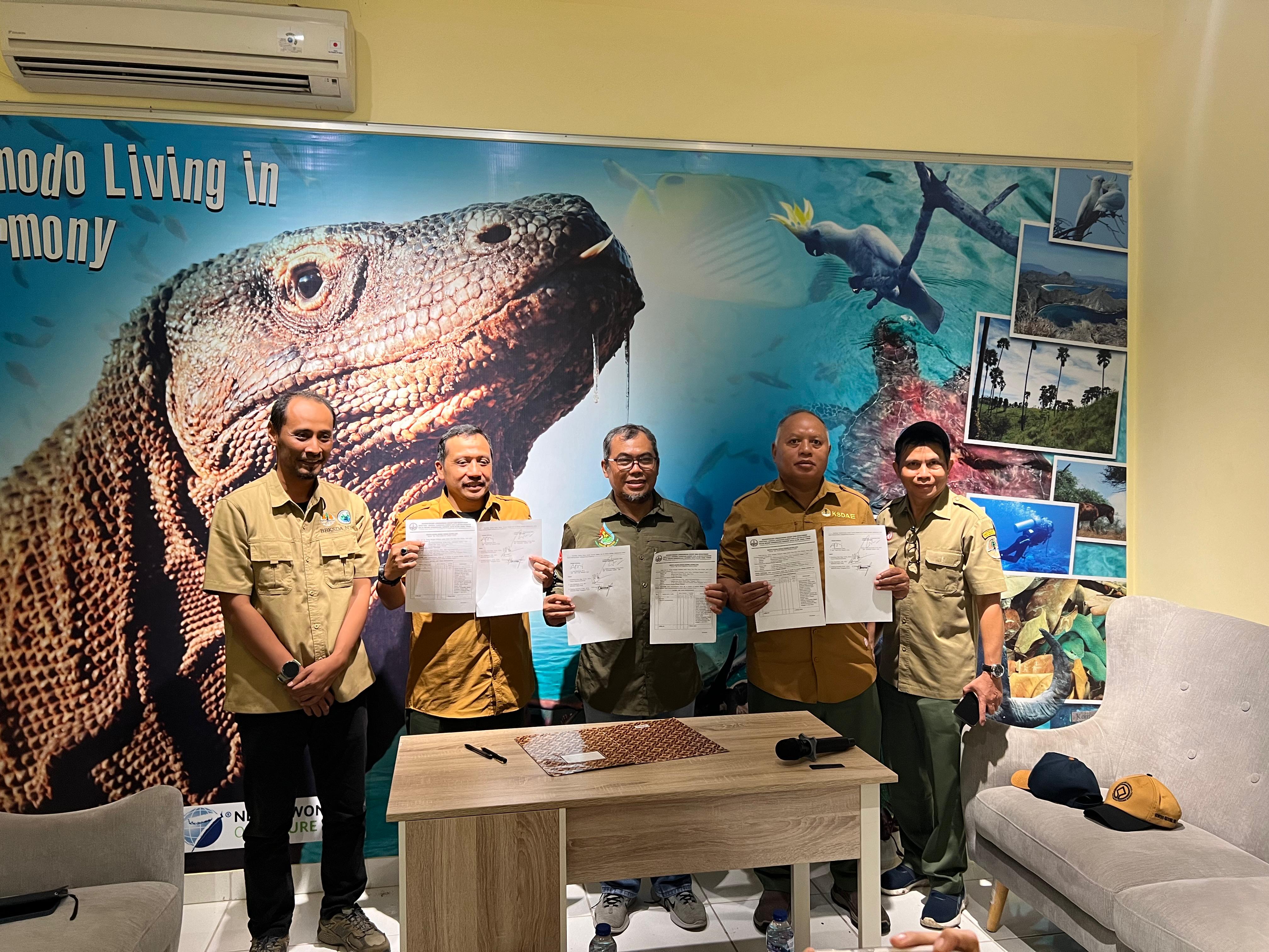 SERAH TERIMA SATWA LIAR BIAWAK KOMODO (Varanus komodoensis)  HASIL PENANGANAN TINDAK PIDANA BIDANG KONSERVASI SUMBER DAYA ALAM HAYATI DAN EKOSISTEMNYA