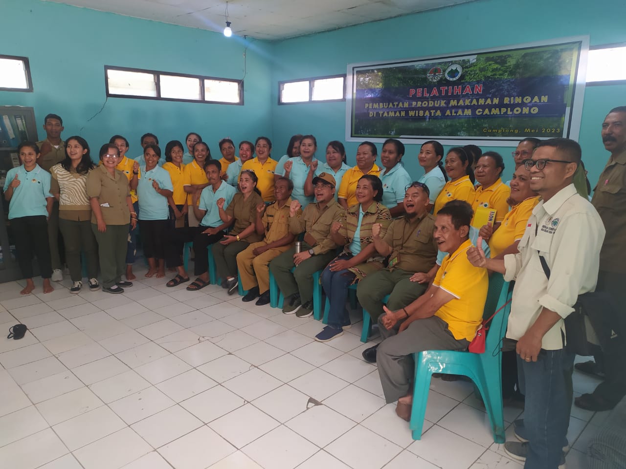 Pelatihan Pembuatan Produk Makanan pada Kelompok Oenaek Sejahtera