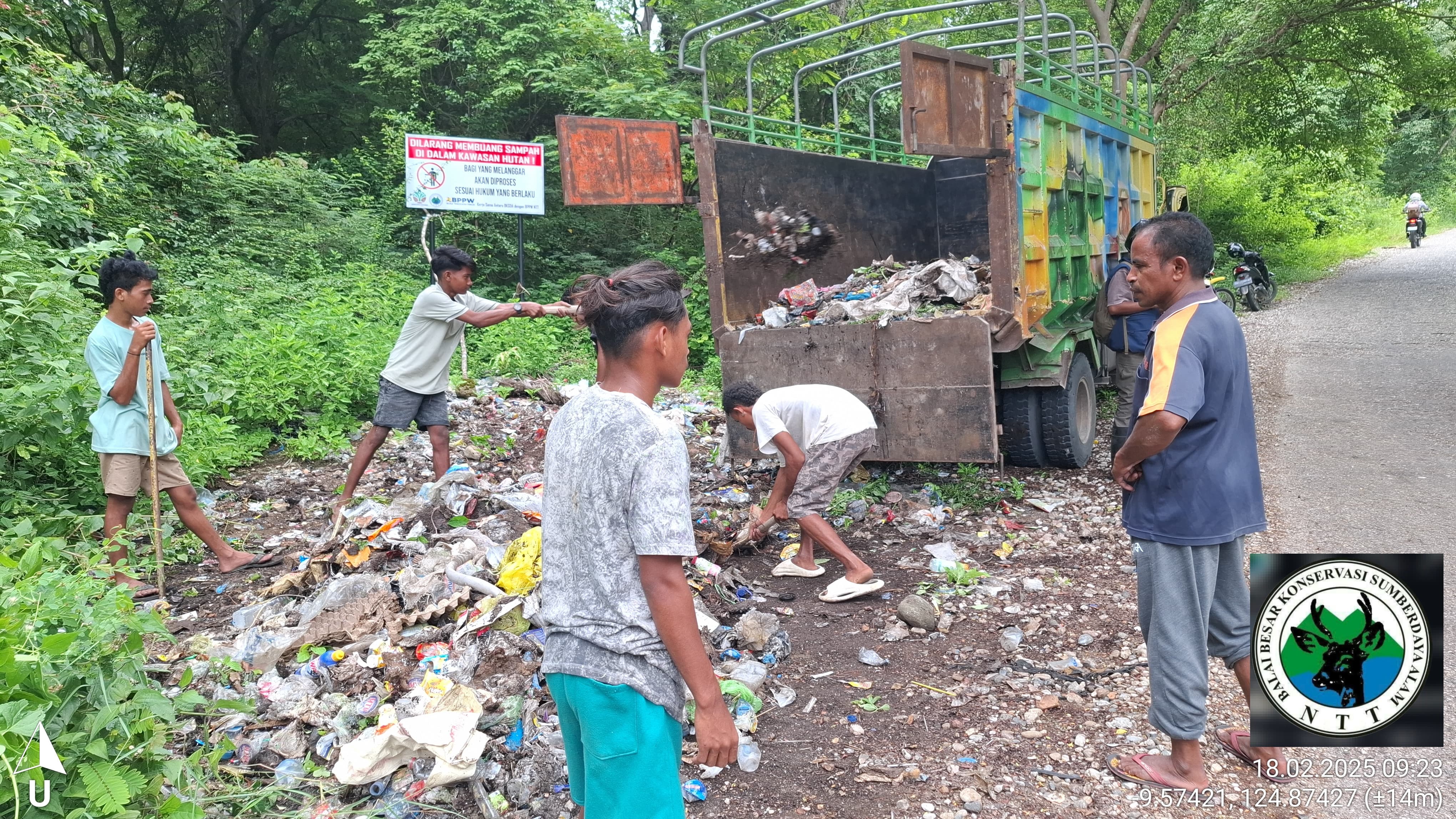 TINDAKAN CEPAT RESOR KSDA BETUN ATASI PEMBUANGAN SAMPAH ILEGAL DI KAWASAN SUAKA MARGASATWA KATERI